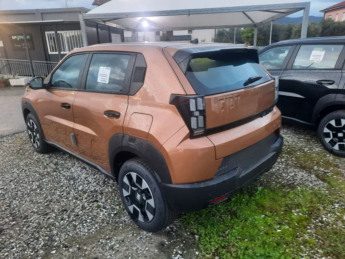 Fiat Grande Panda nuova a La Spezia (5)