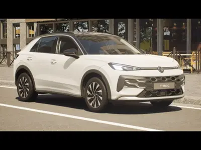 Volkswagen T-Roc 1.5 etsi Life 115cv dsg nuova a Livorno
