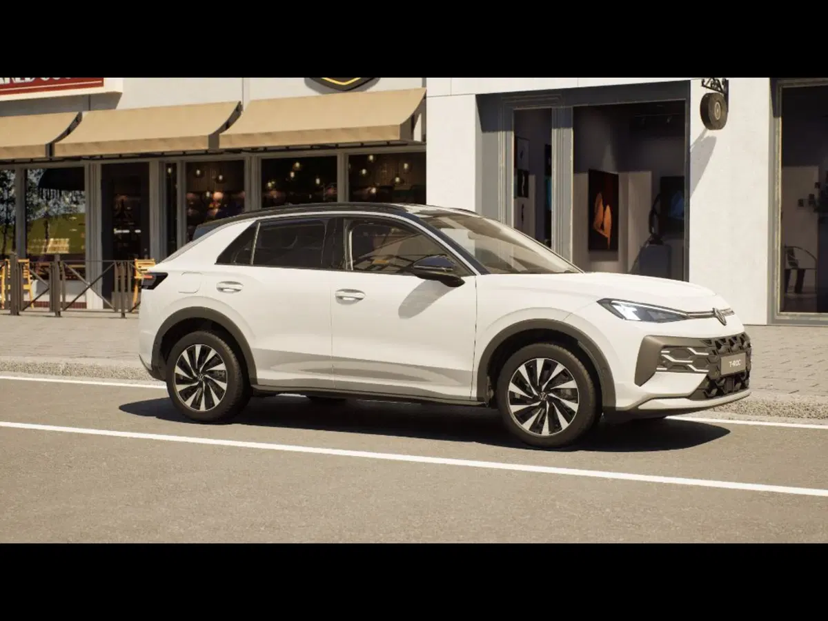 Volkswagen T-Roc nuova a Livorno (3)