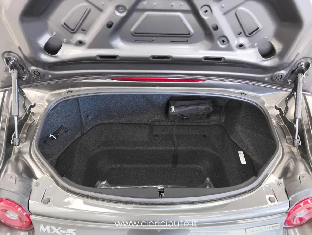 Mazda MX-5 nuova a Como (15)