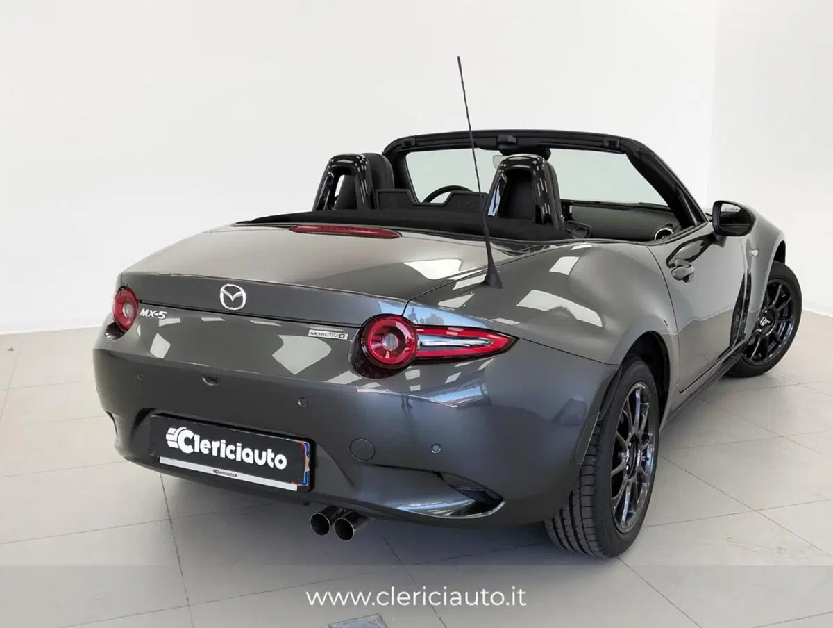 Mazda MX-5 nuova a Como (2)