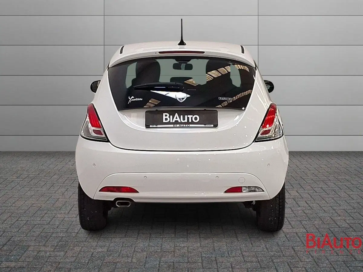 Lancia Ypsilon usata a Firenze (11)