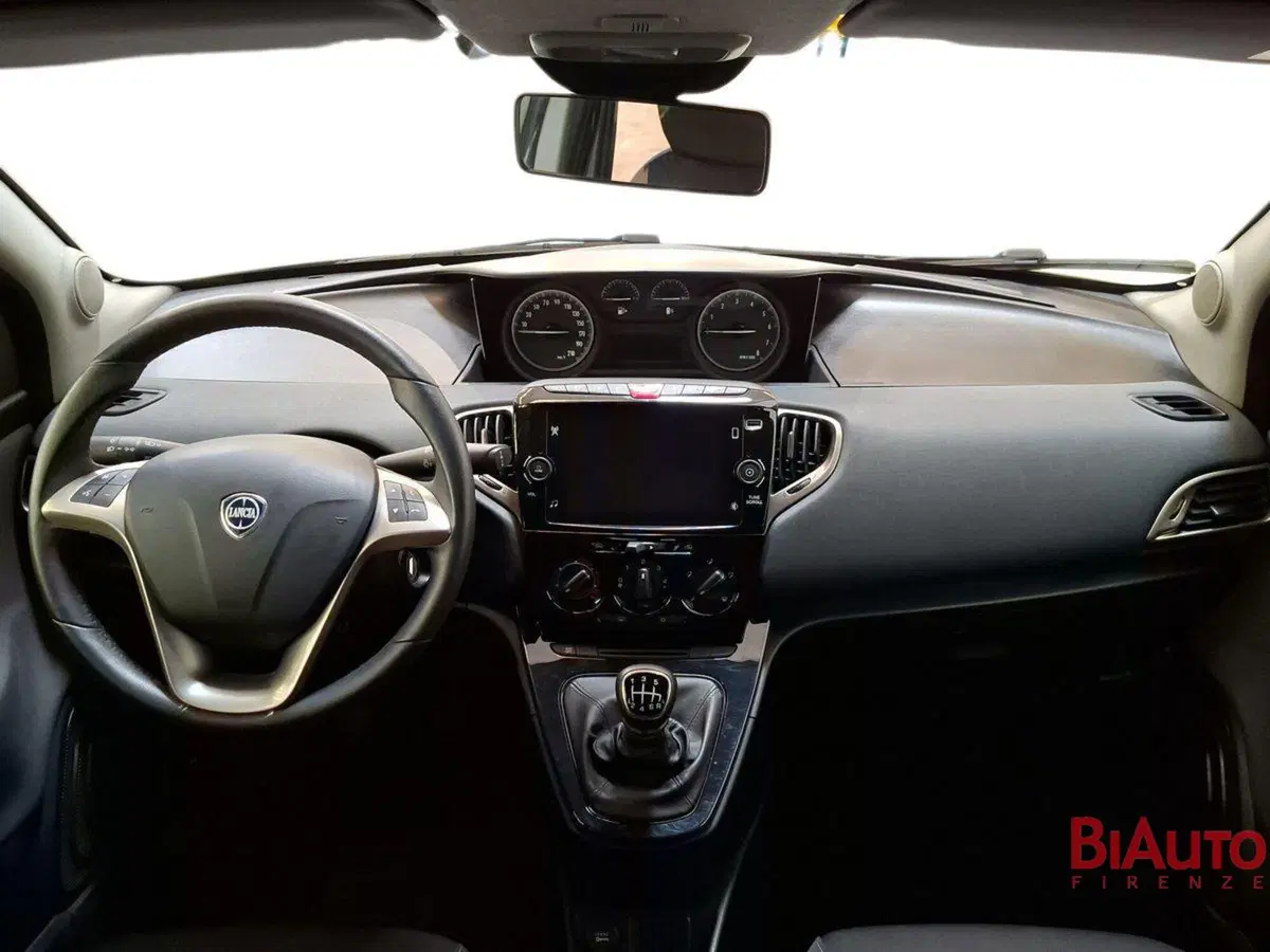 Lancia Ypsilon usata a Firenze (14)