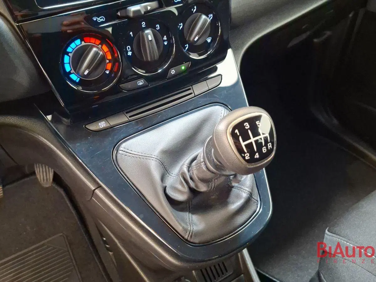 Lancia Ypsilon usata a Firenze (15)