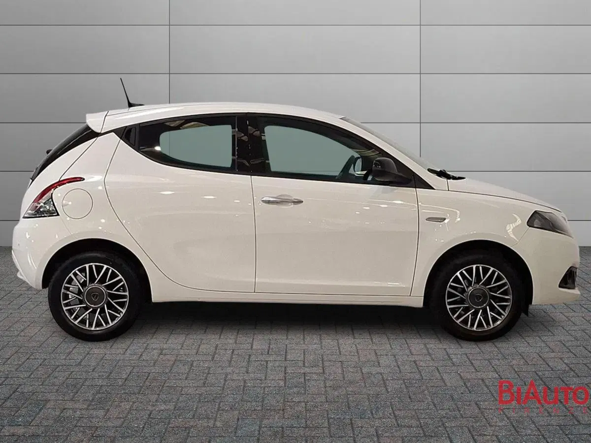 Lancia Ypsilon usata a Firenze (3)