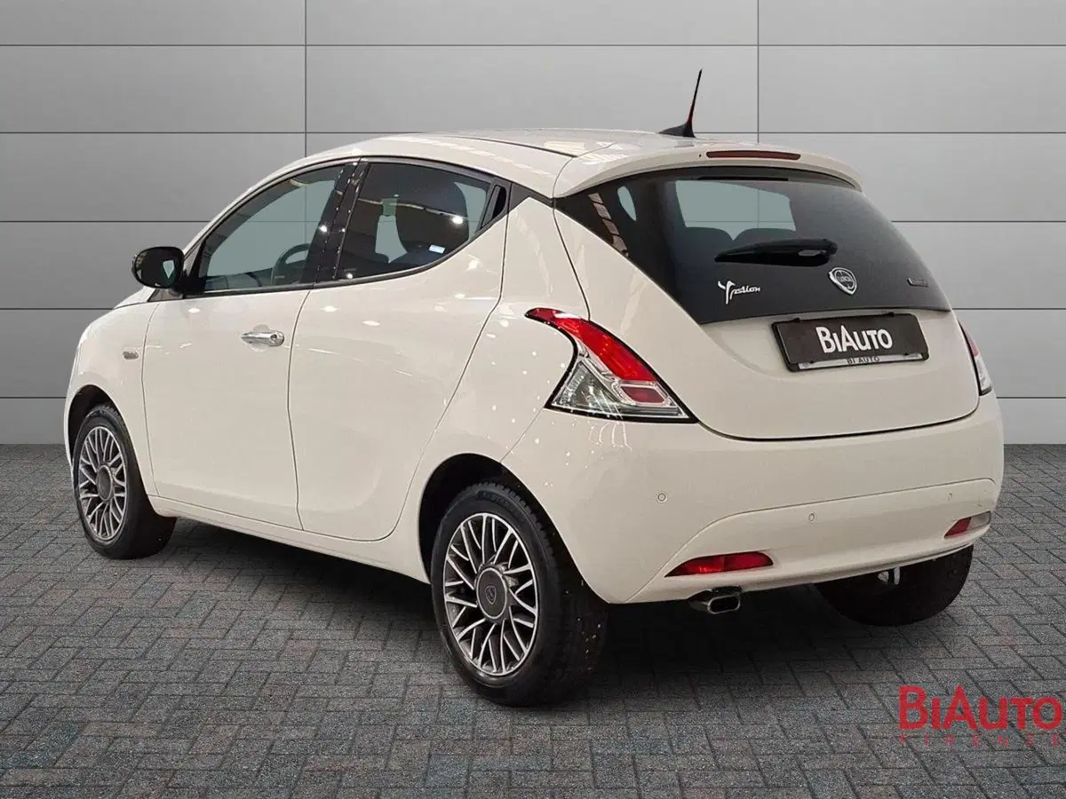Lancia Ypsilon usata a Firenze (4)