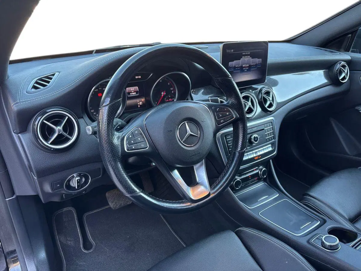 Mercedes-Benz CLA Shooting Brake usata a Pescara (8)
