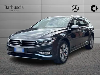 Volkswagen Passat Variant Alltrack 2.0 TDI 200 CV 4MOTION DSG del 2023 usata a Montesilvano