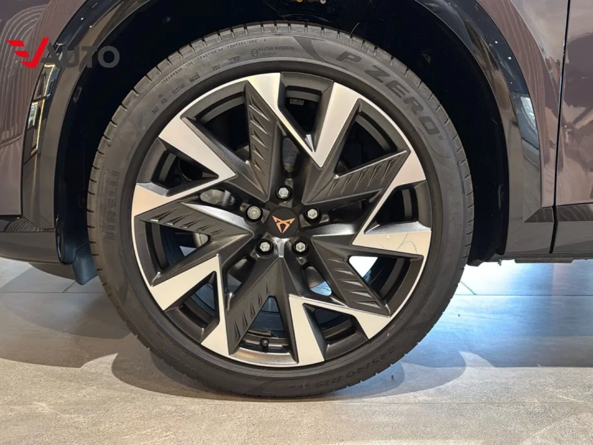 Cupra Formentor nuova a Novara (9)