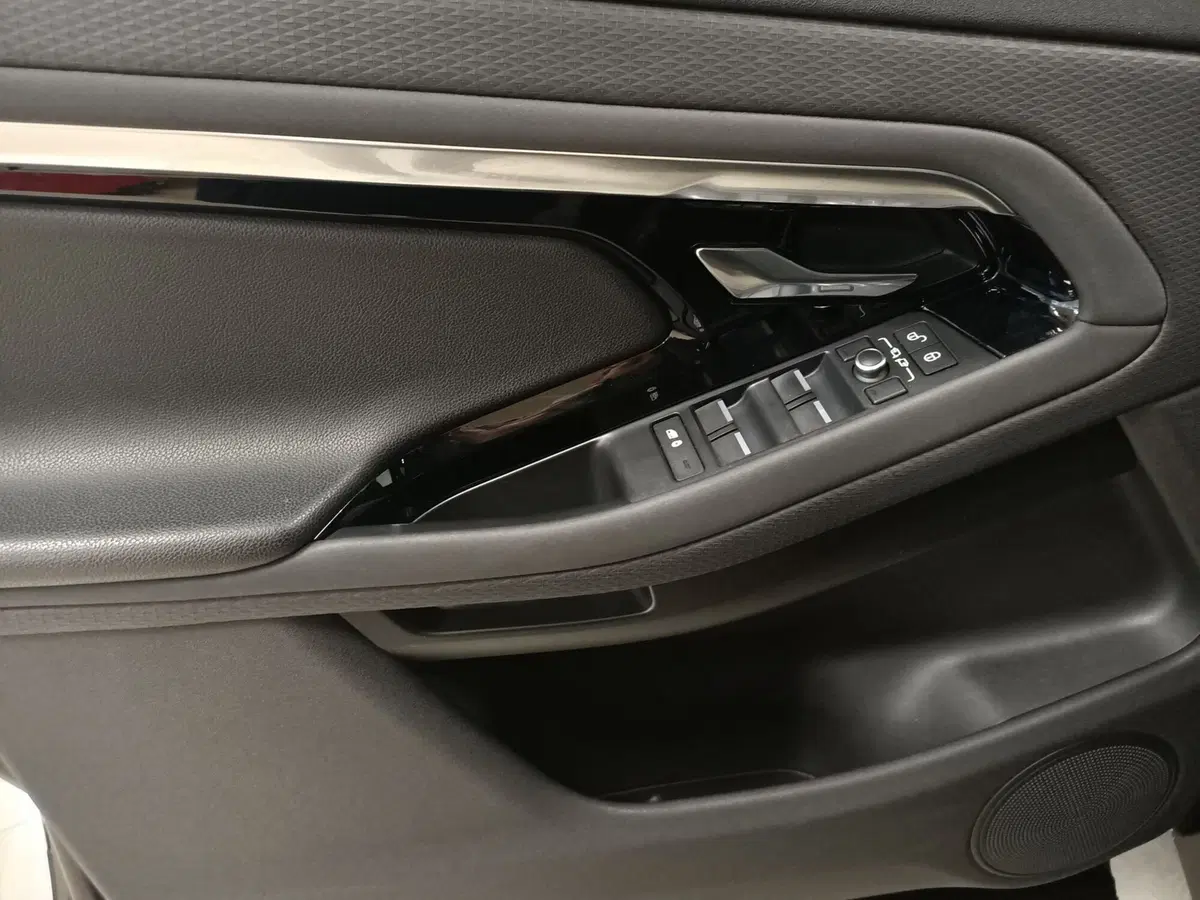Land Rover Range Rover Velar usata a Torino (10)
