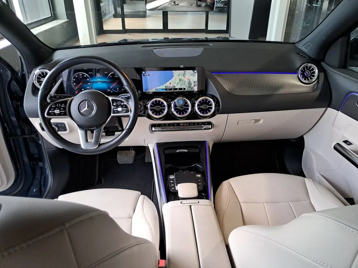 Mercedes-Benz GLA SUV usata a Salerno (12)