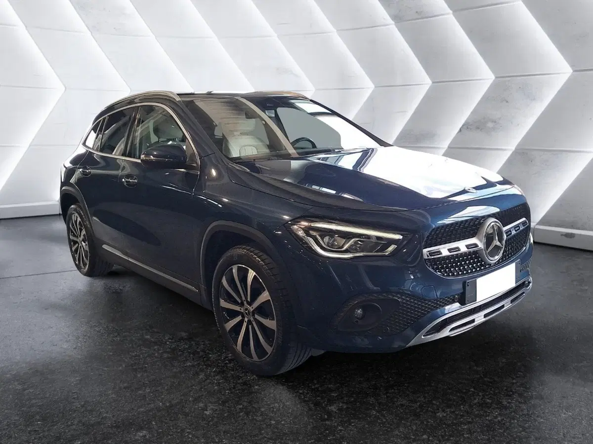 Mercedes-Benz GLA SUV usata a Salerno (3)
