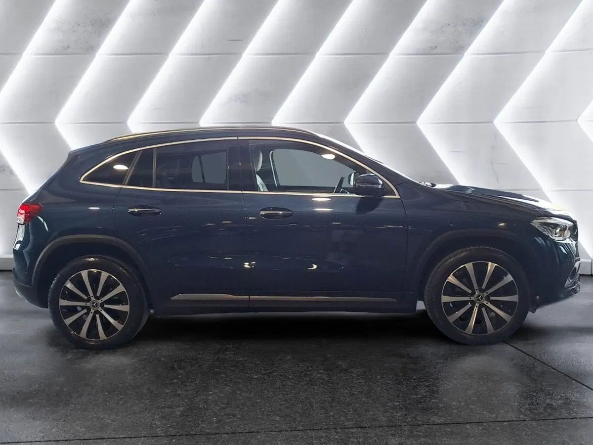 Mercedes-Benz GLA SUV usata a Salerno (4)