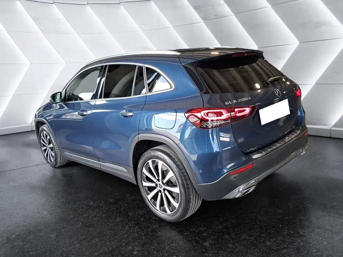 Mercedes-Benz GLA SUV usata a Salerno (6)