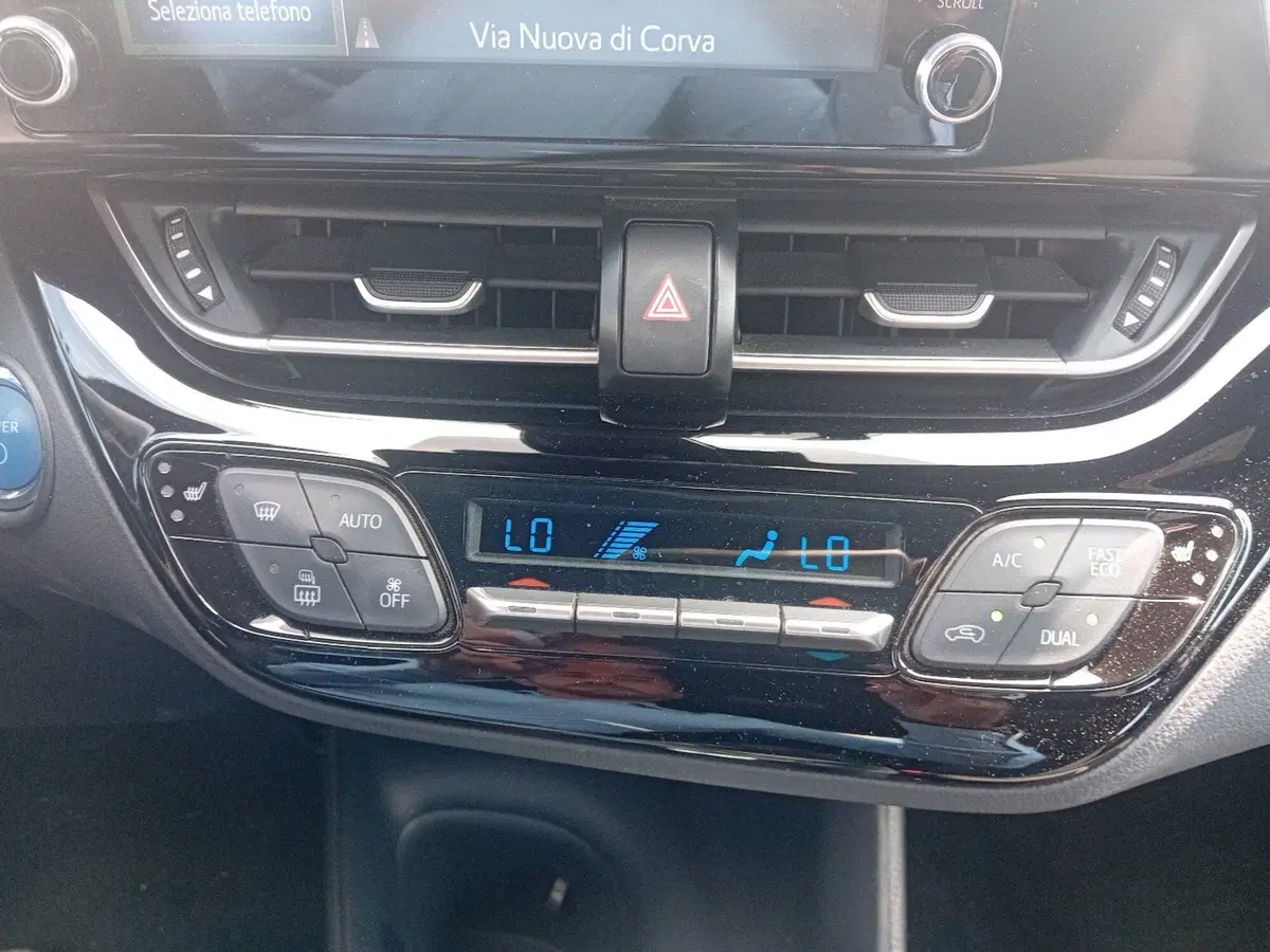 Toyota Toyota C-HR usata a Pordenone (18)