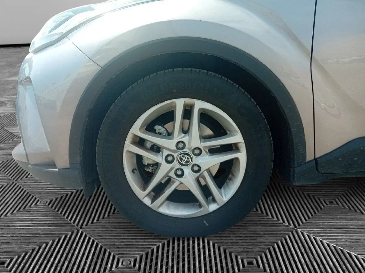 Toyota Toyota C-HR usata a Pordenone (9)