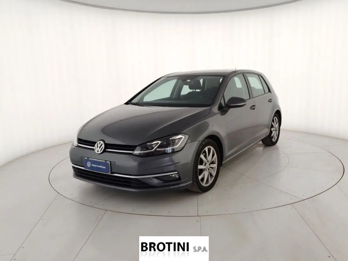 Volkswagen Golf usata a Massa-Carrara