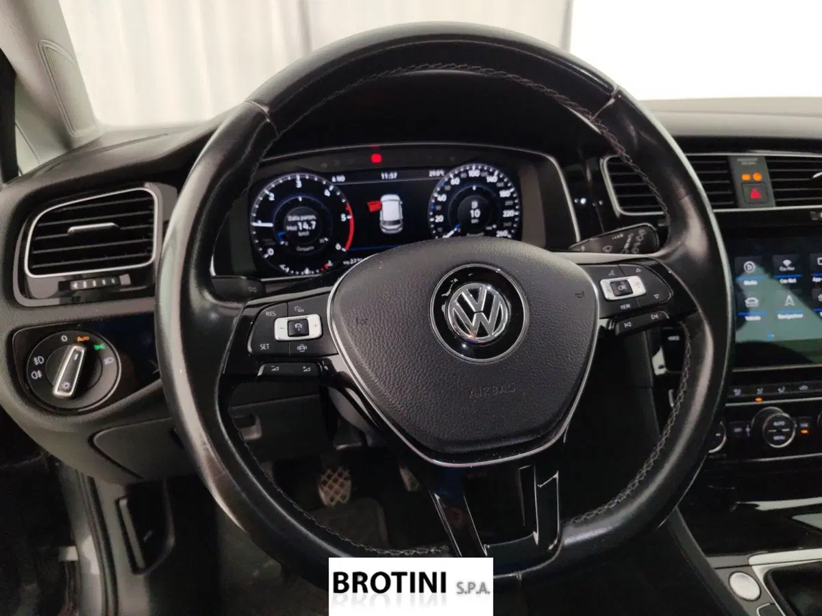 Volkswagen Golf usata a Massa-Carrara (13)