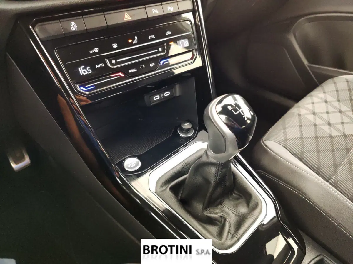 Volkswagen T-Roc usata a Massa-Carrara (11)