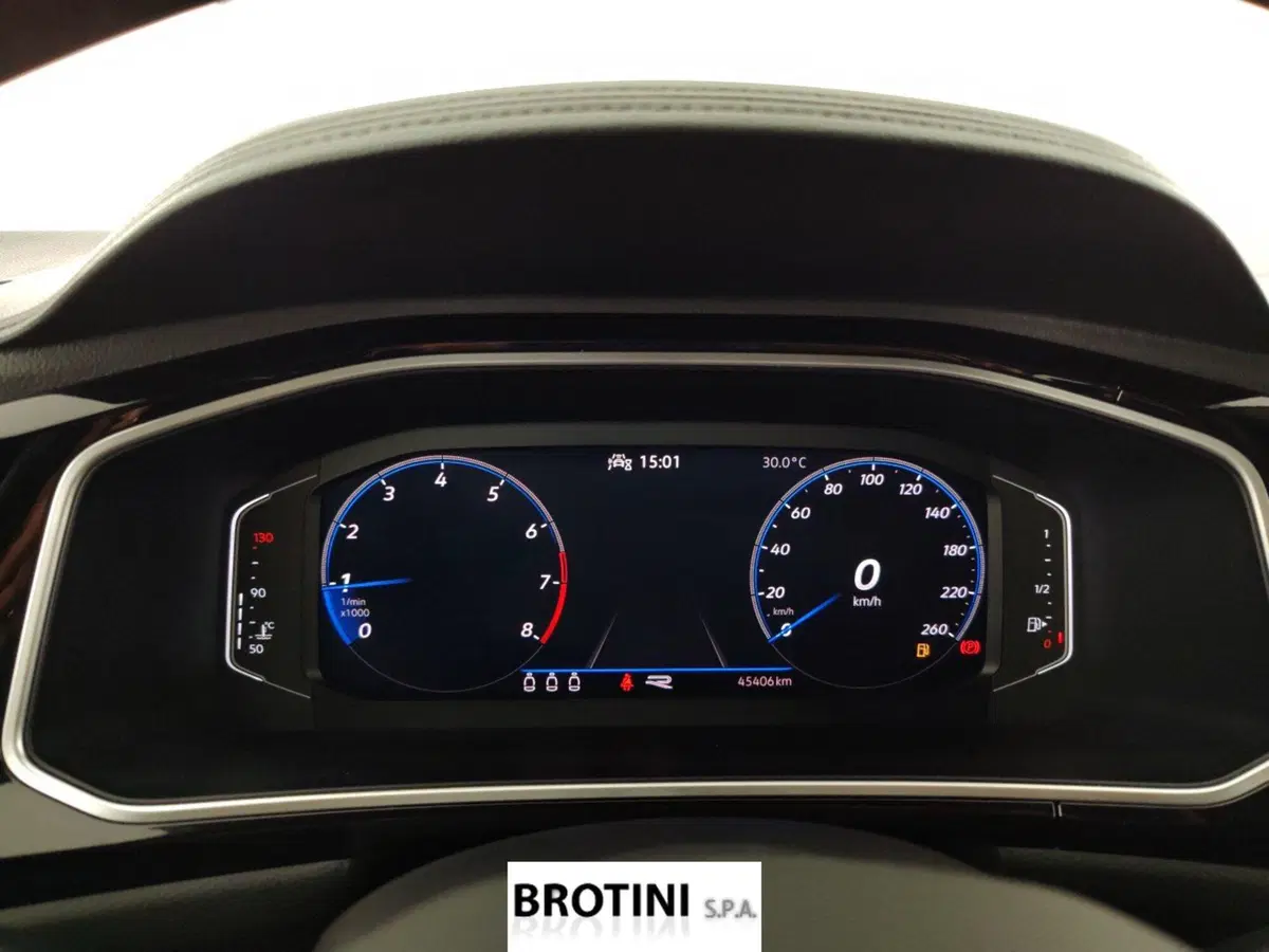 Volkswagen T-Roc usata a Massa-Carrara (13)