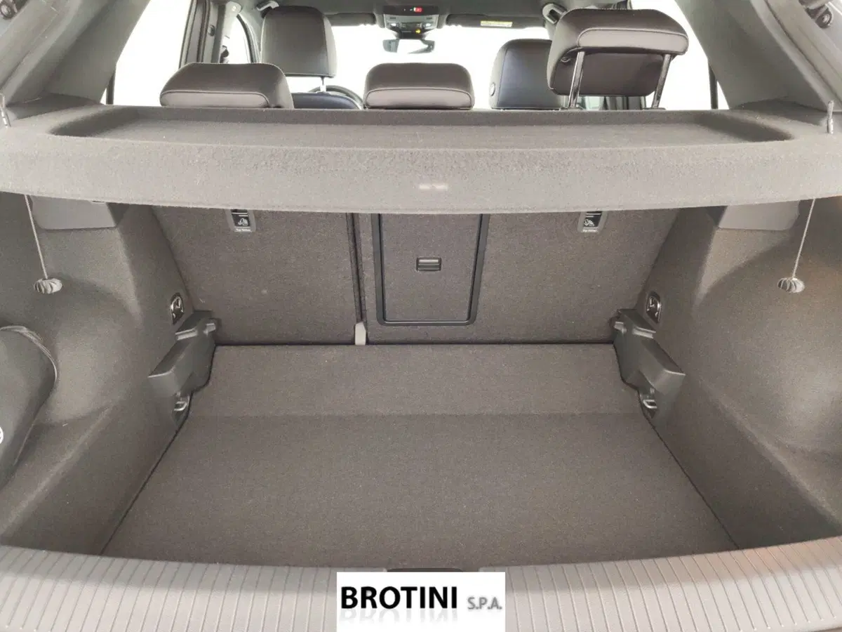 Volkswagen T-Roc usata a Massa-Carrara (15)