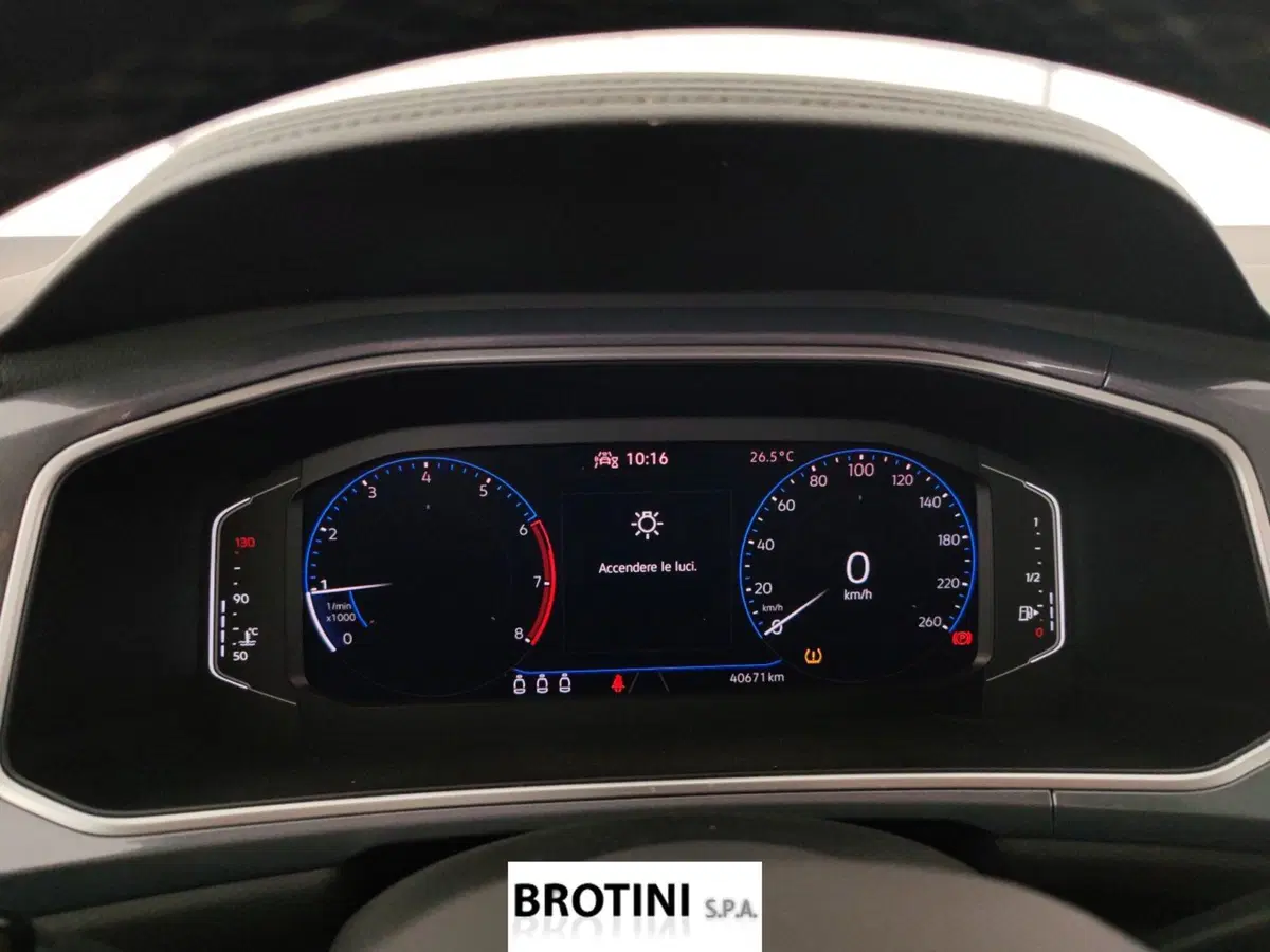 Volkswagen T-Roc usata a Massa-Carrara (13)