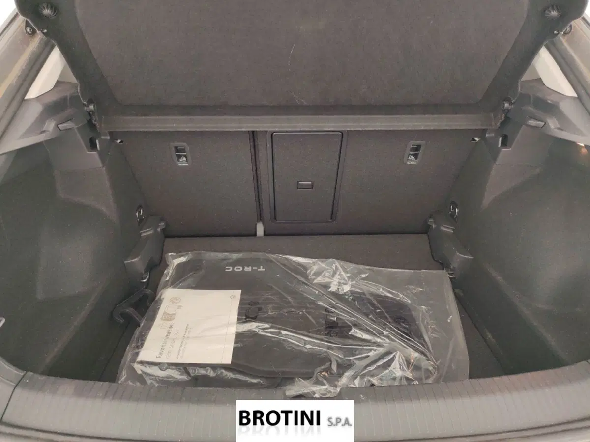 Volkswagen T-Roc usata a Massa-Carrara (16)