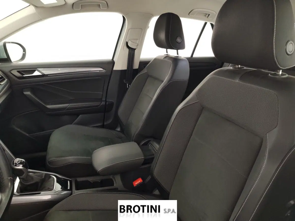 Volkswagen T-Roc usata a Massa-Carrara (9)
