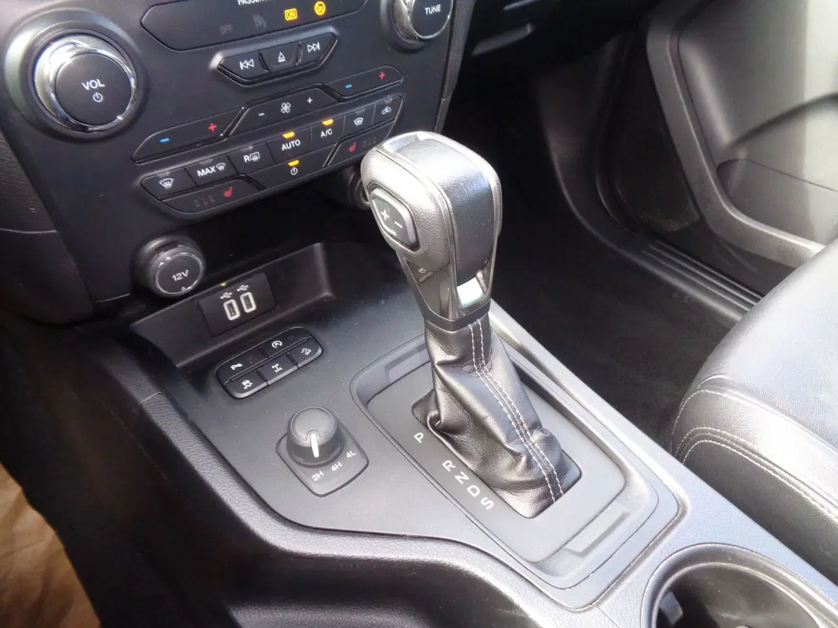 Ford Ranger Pick-up usata a Belluno (20)