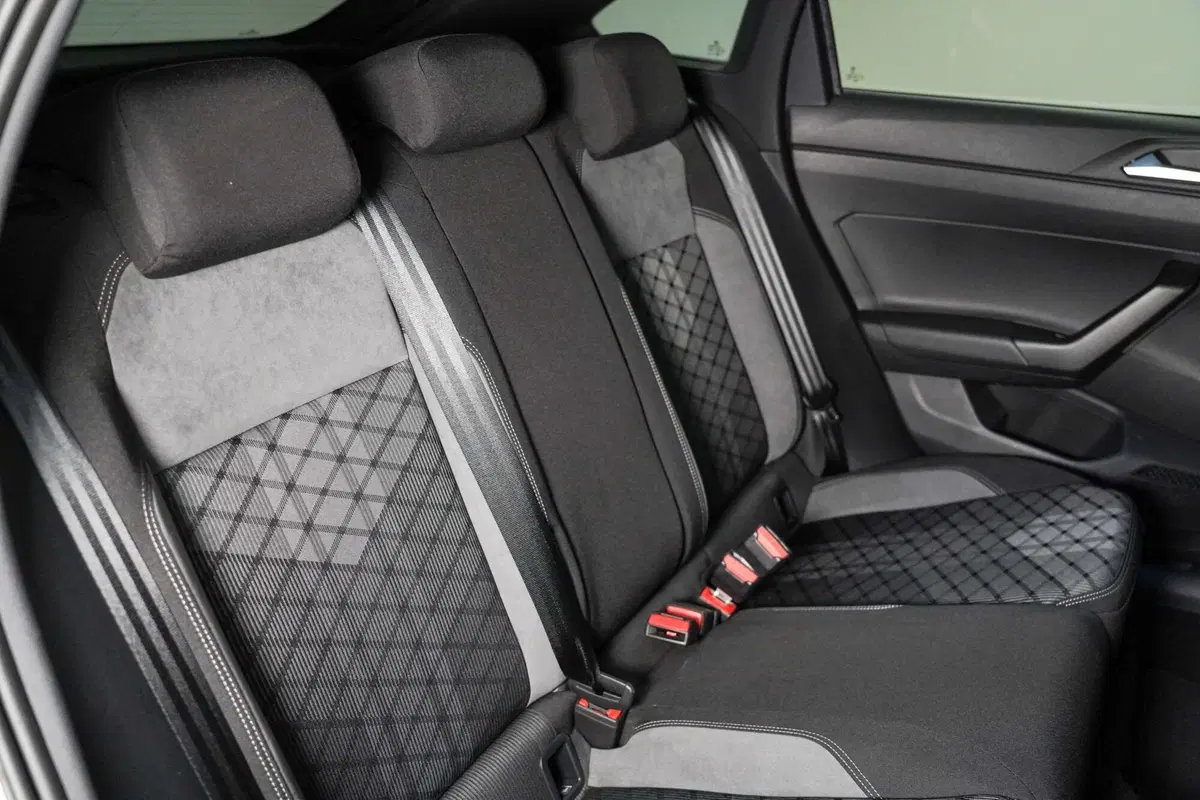 Volkswagen Taigo usata a Varese (15)