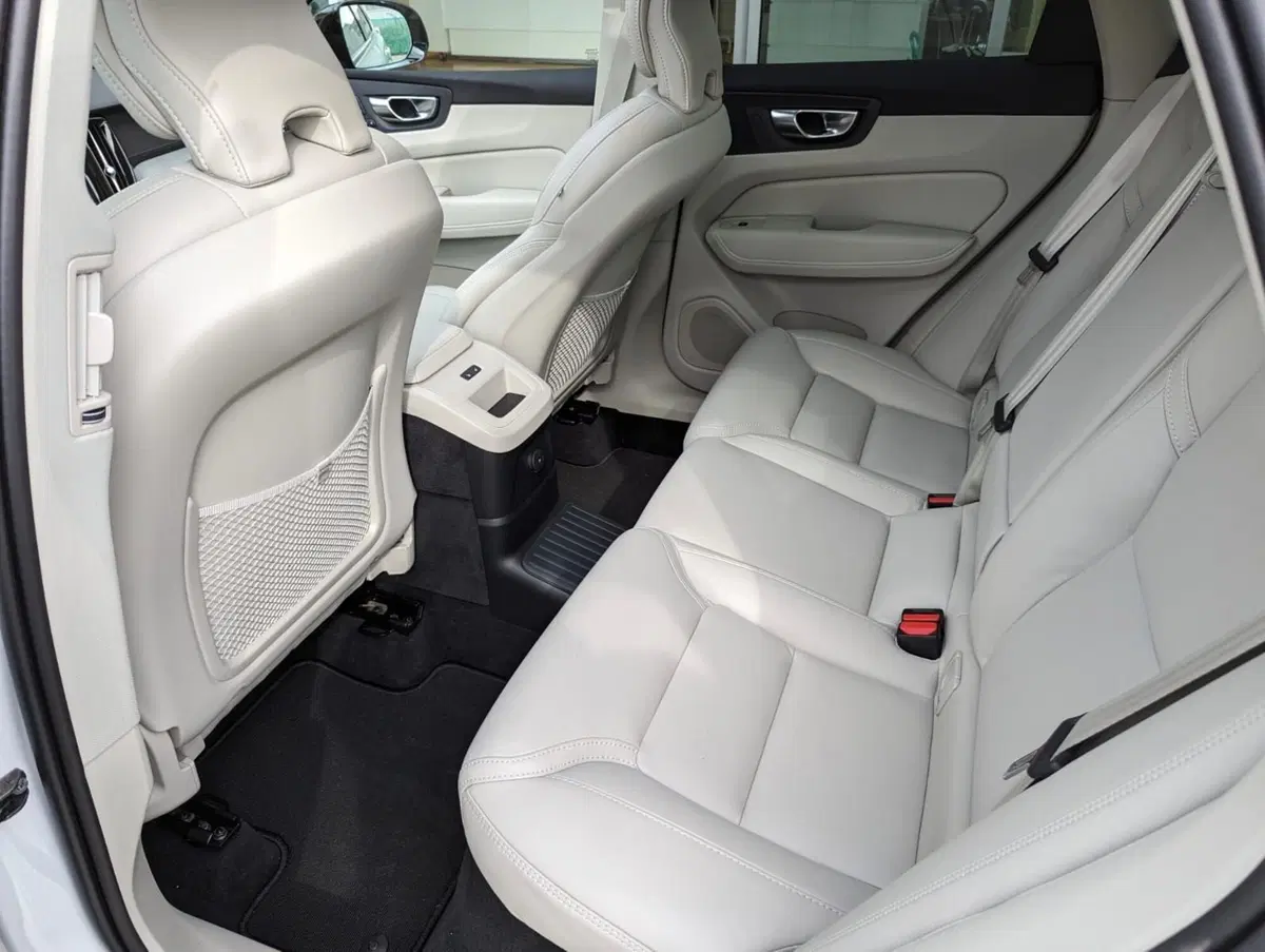 Volvo XC60 usata a Pescara (15)