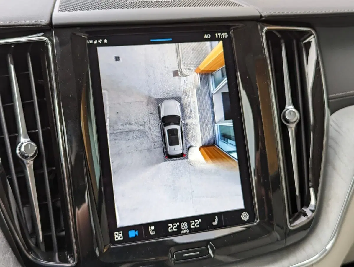 Volvo XC60 usata a Pescara (16)