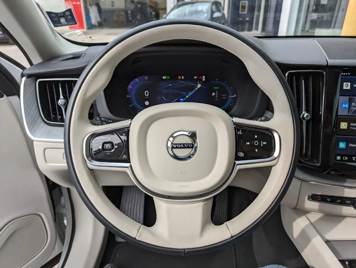 Volvo XC60 usata a Pescara (19)