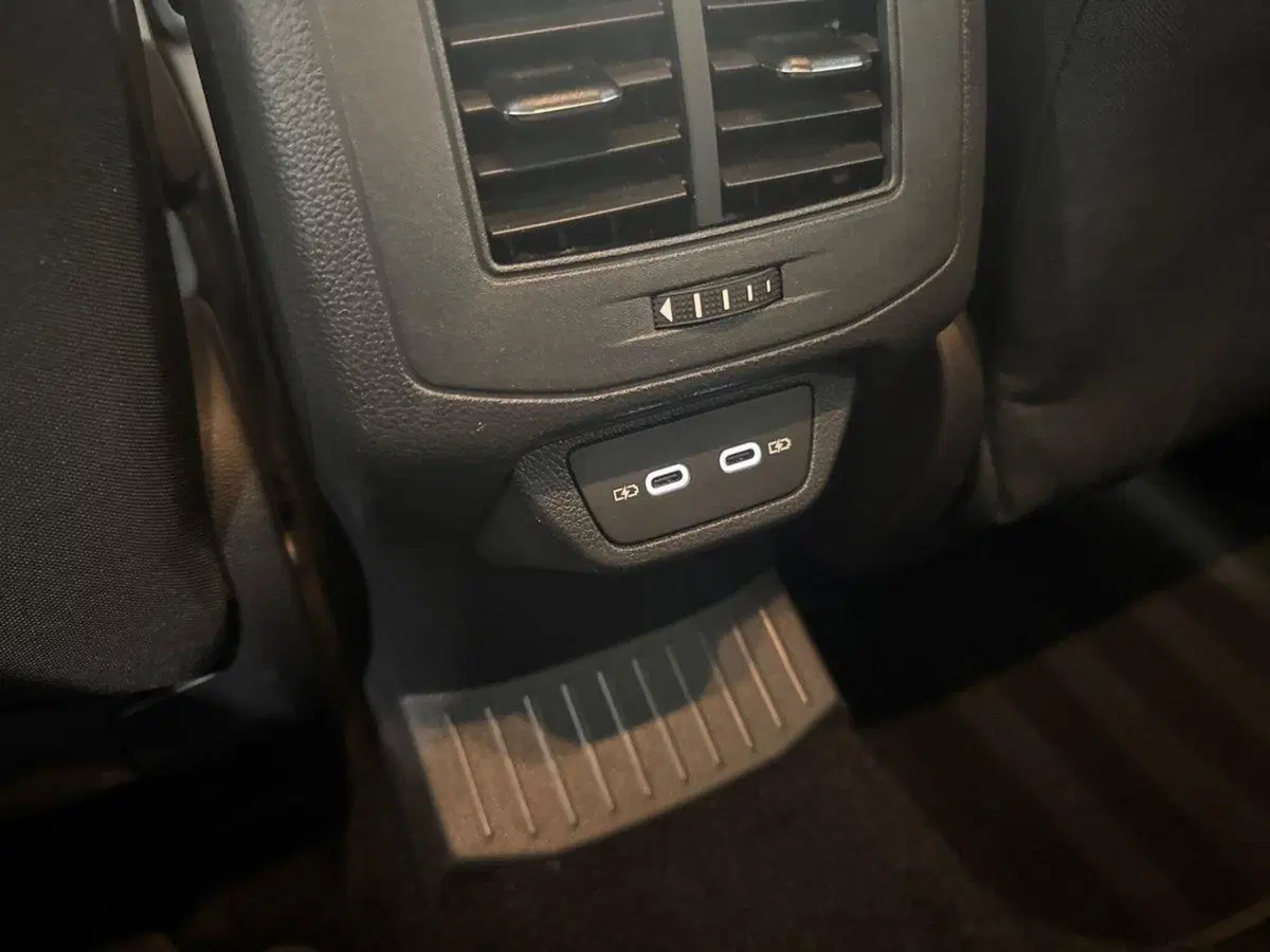 Volkswagen T-Roc usata a Prato (17)
