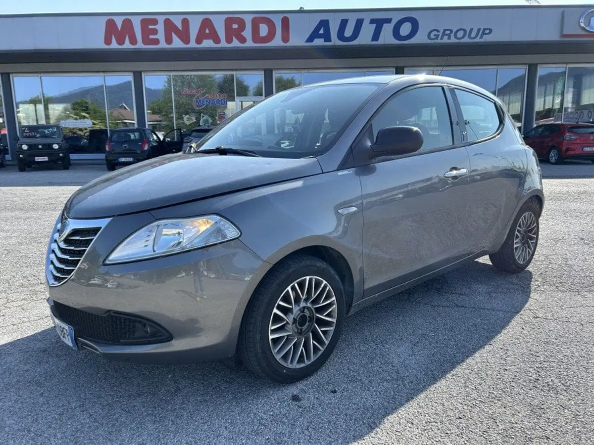Lancia Ypsilon usata a Cuneo