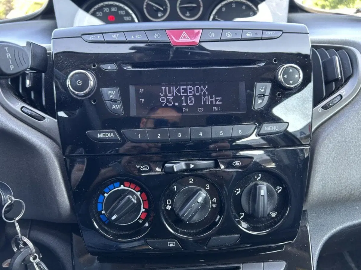 Lancia Ypsilon usata a Cuneo (12)