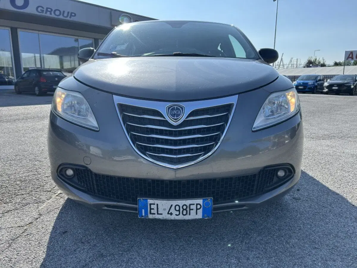 Lancia Ypsilon usata a Cuneo (2)