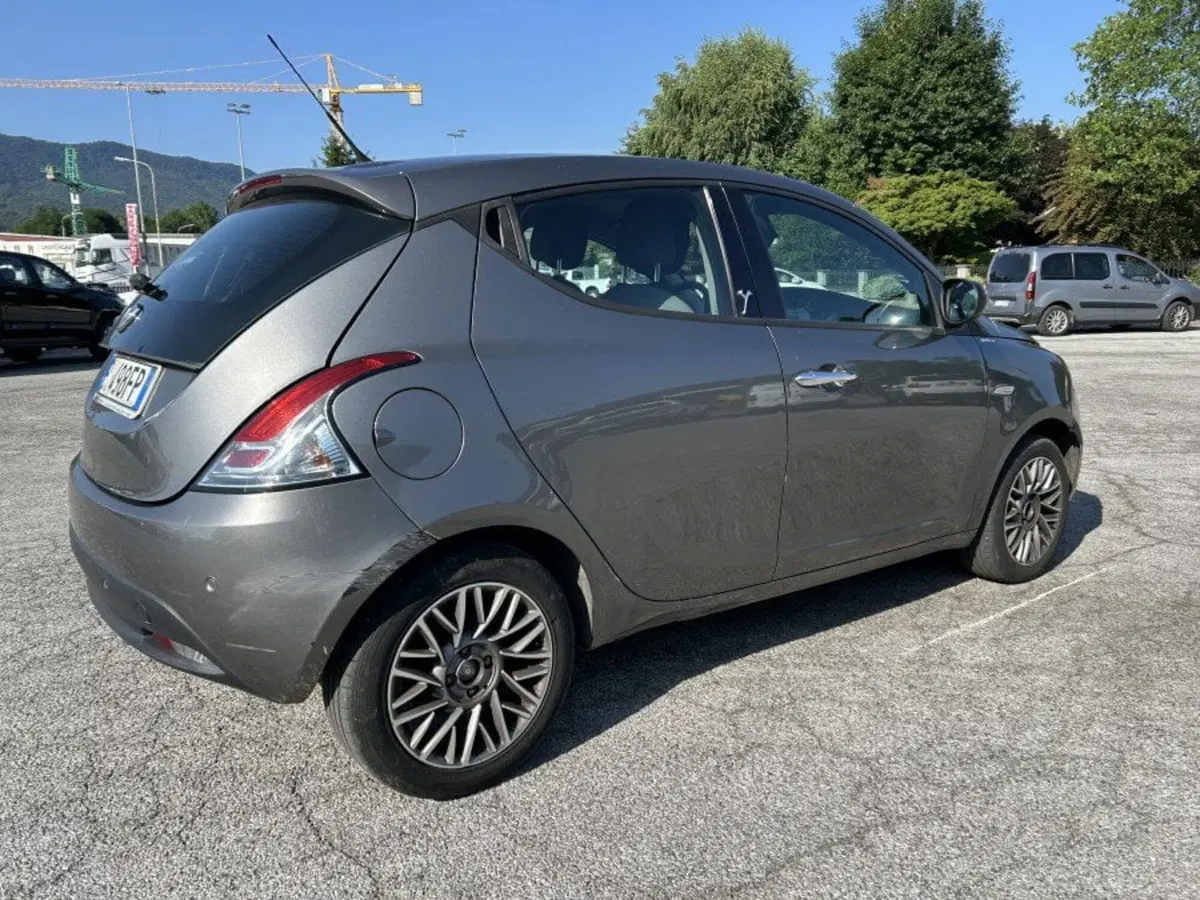 Lancia Ypsilon usata a Cuneo (3)
