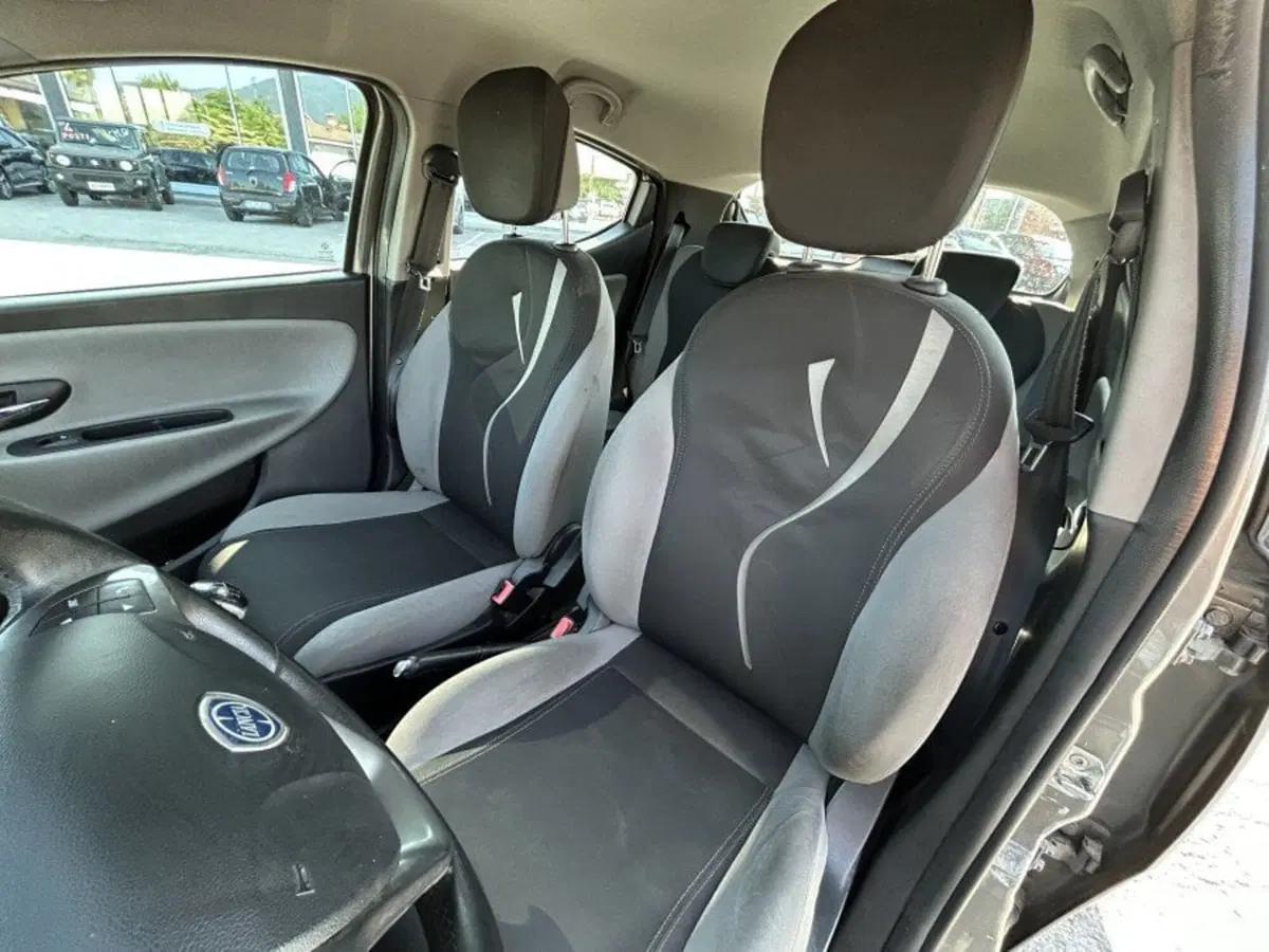 Lancia Ypsilon usata a Cuneo (6)