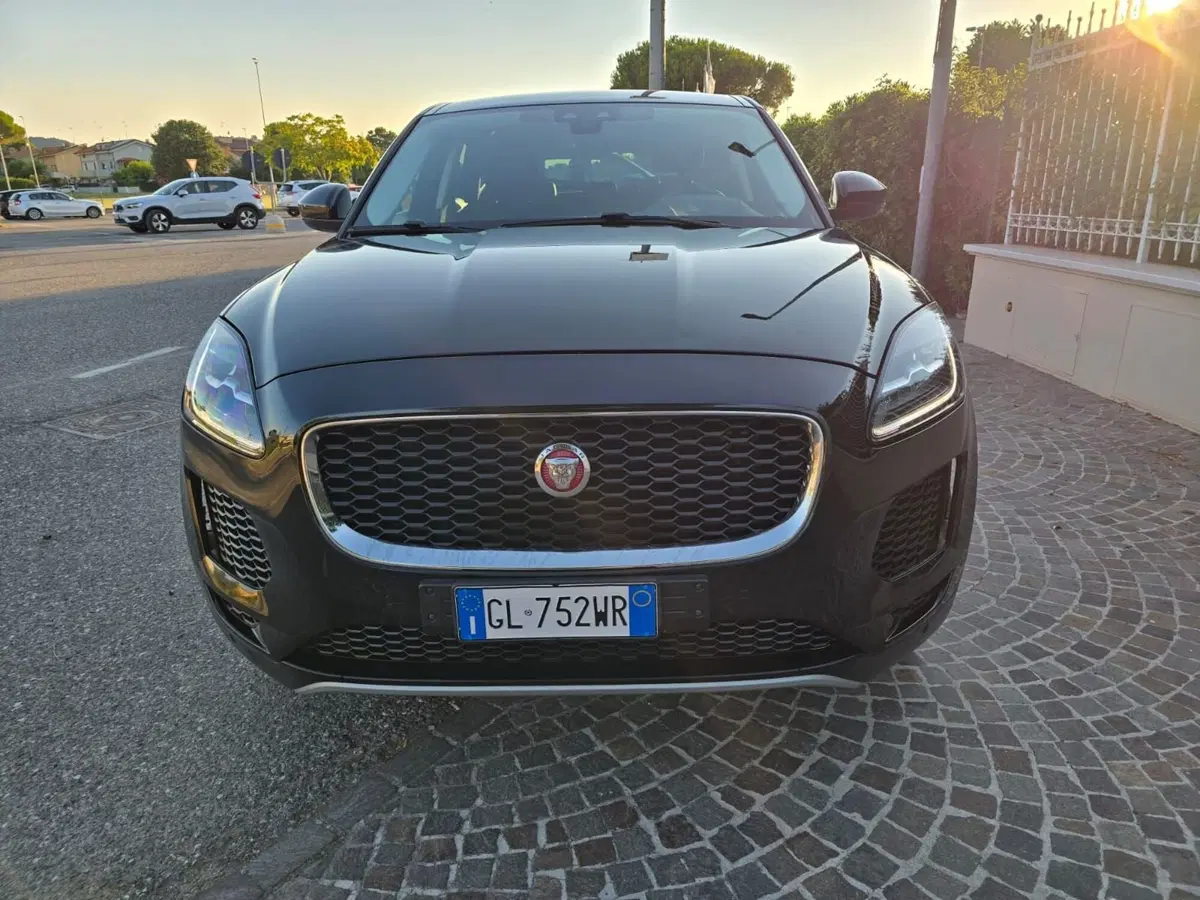 Jaguar E-Pace usata a Rimini (2)