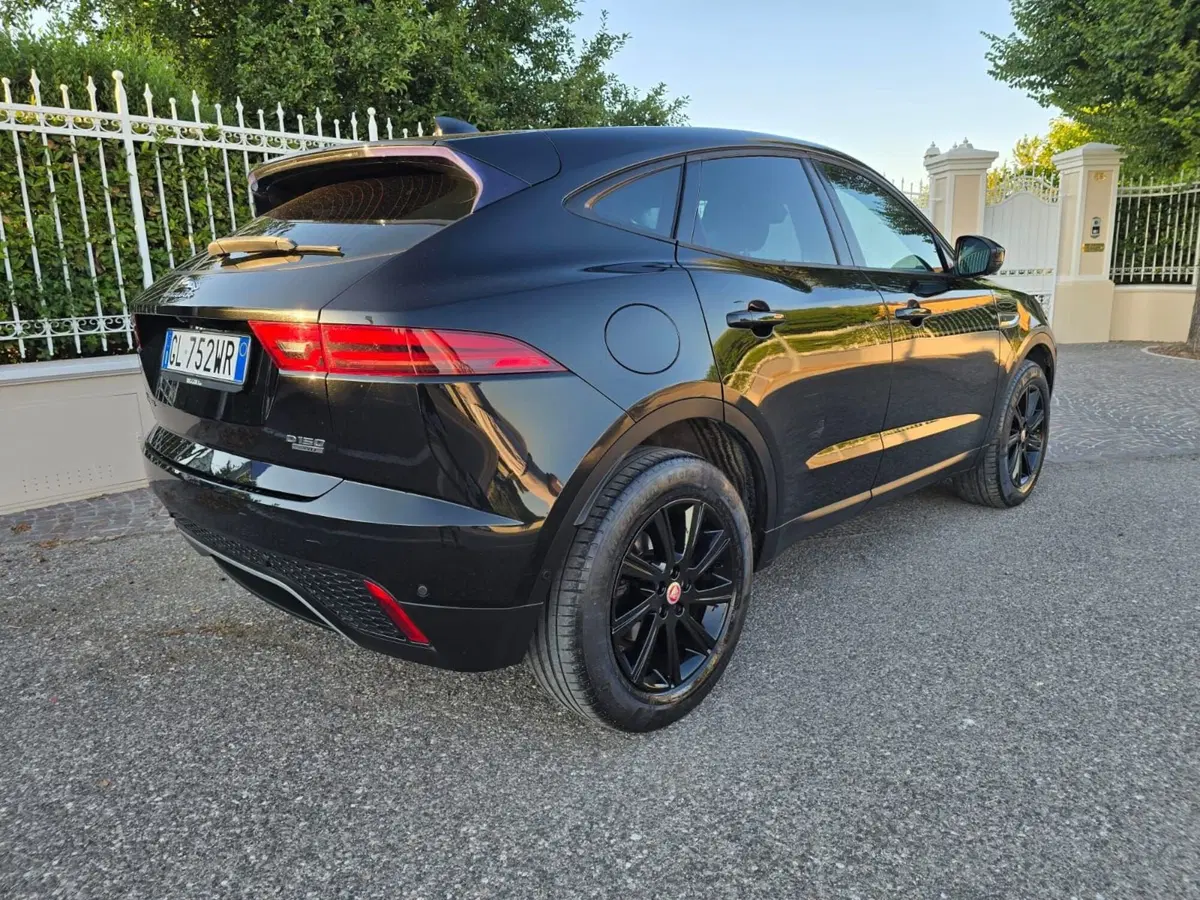 Jaguar E-Pace usata a Rimini (4)