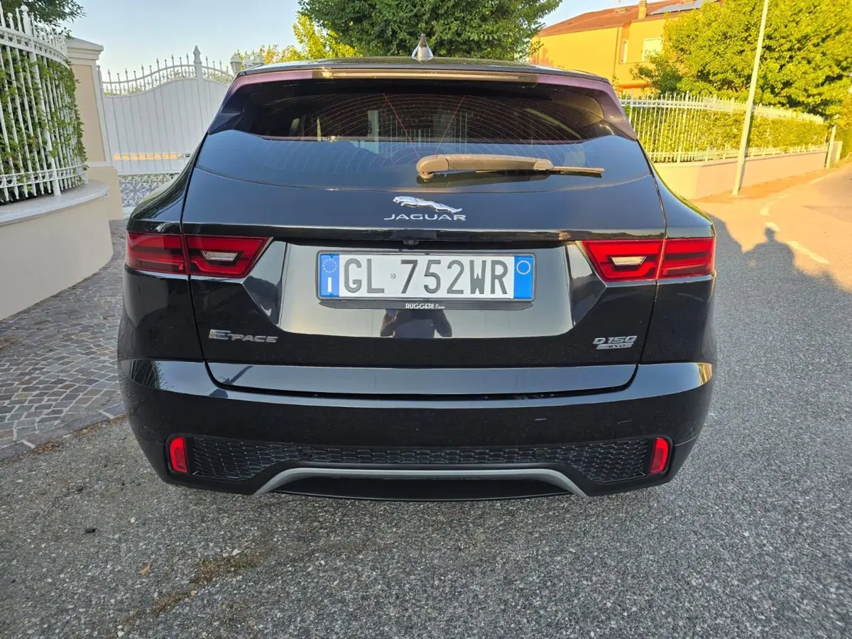 Jaguar E-Pace usata a Rimini (5)