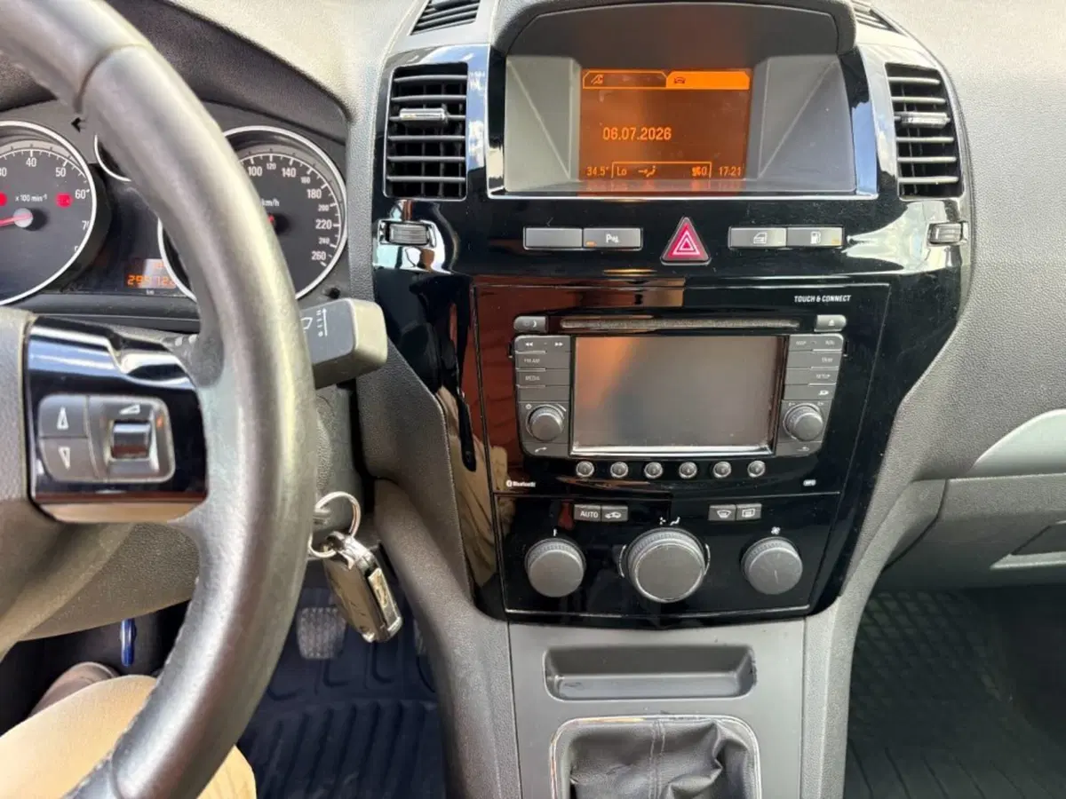 Opel Zafira usata a Foggia (11)