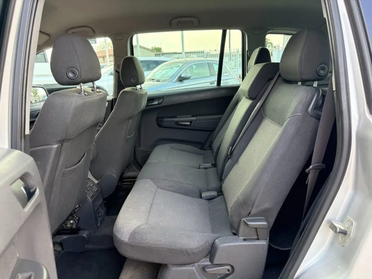 Opel Zafira usata a Foggia (14)