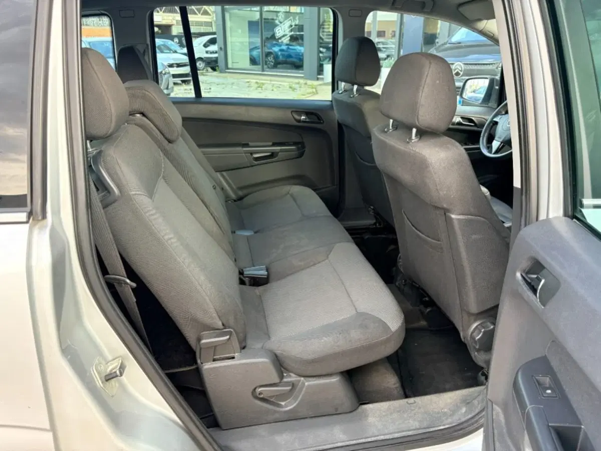 Opel Zafira usata a Foggia (16)