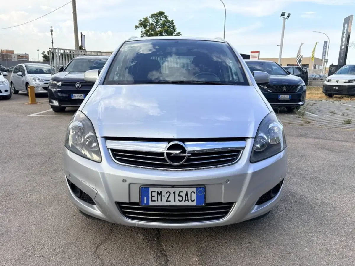 Opel Zafira usata a Foggia (2)