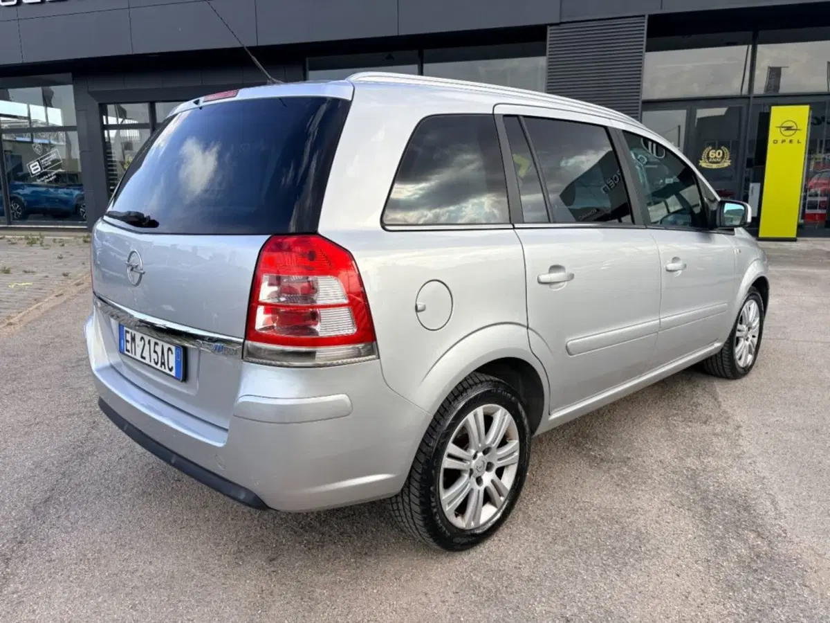 Opel Zafira usata a Foggia (5)