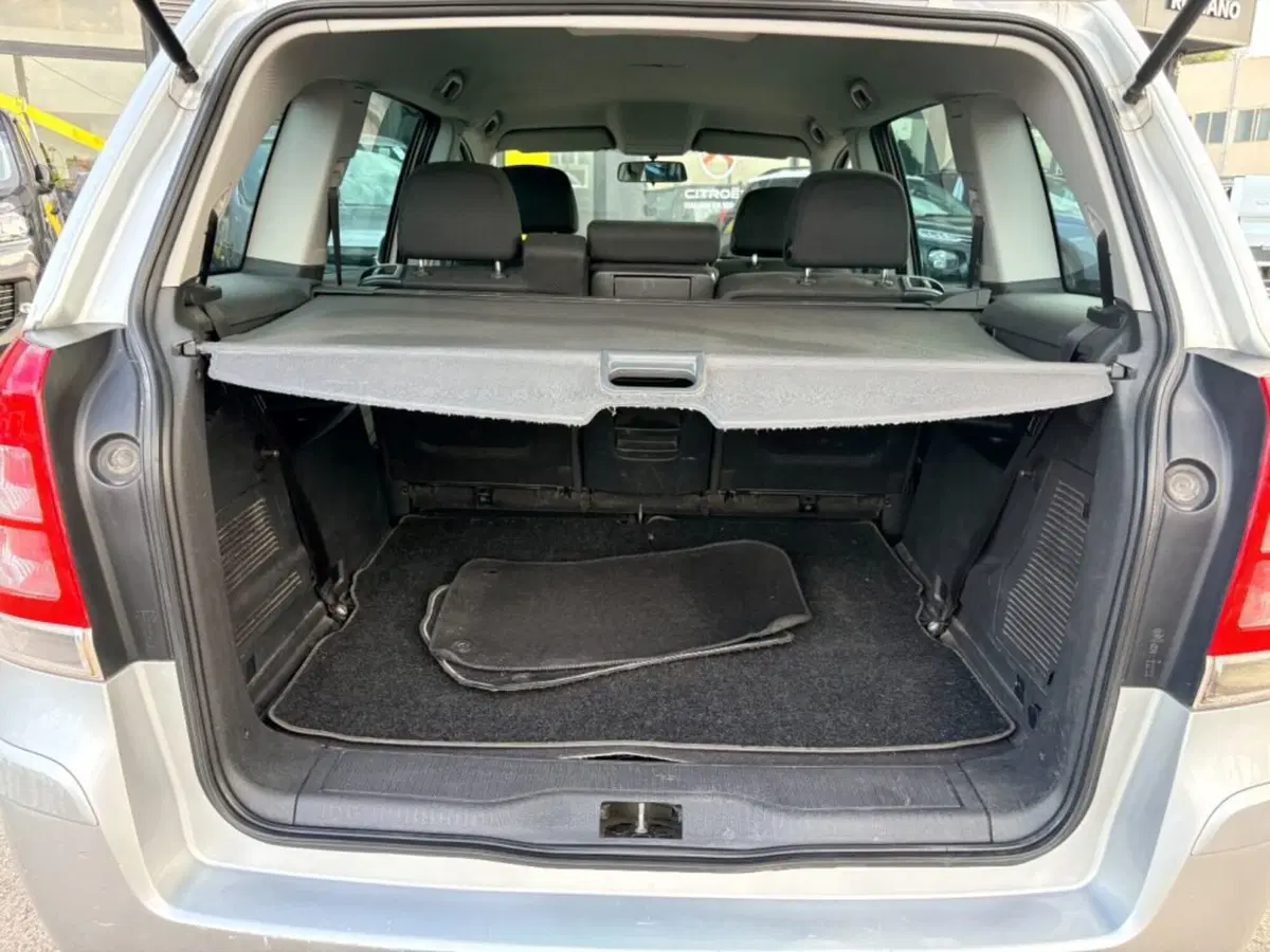 Opel Zafira usata a Foggia (8)
