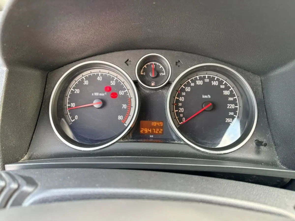 Opel Zafira usata a Foggia (9)