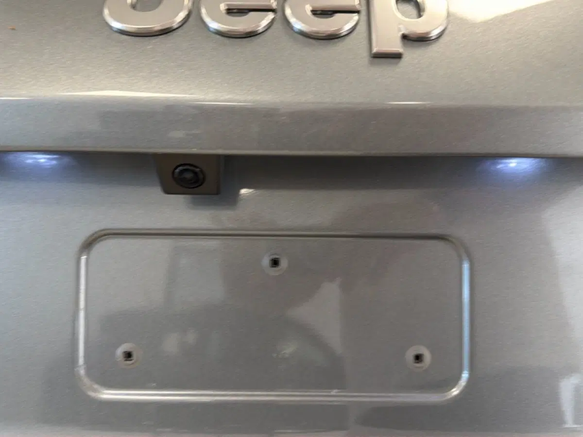 Jeep Avenger nuova a Palermo (18)